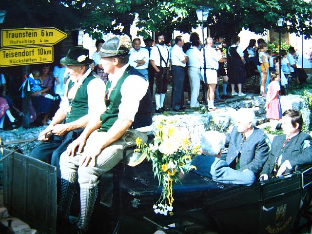 061 Ehrenwagen